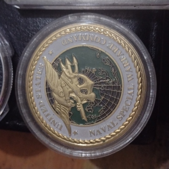 Gold and Silver Commemorative Coins and Bar Set - Picture 3 of 7